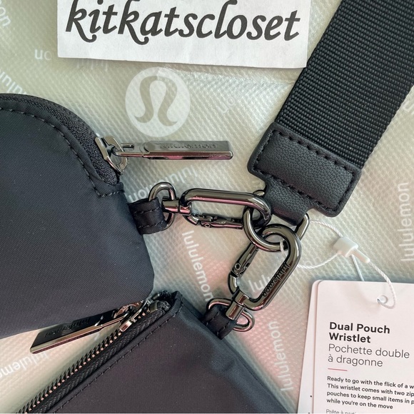🆕 BLACK/GUNMETAL - NWT lululemon dual pouch wristlet - Picture 3 of 6